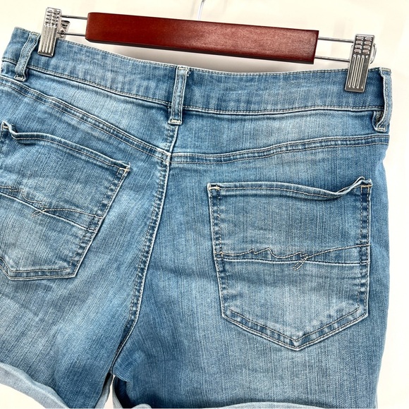 NEW YORK & COMPANY Denim Blue Women's Shorts Size 10 - Picture 6 of 12